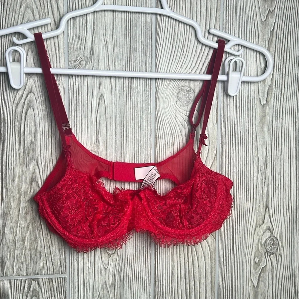 Victoria’s Secret Red Lace Dream Angels Push Up Without Padding 34 B